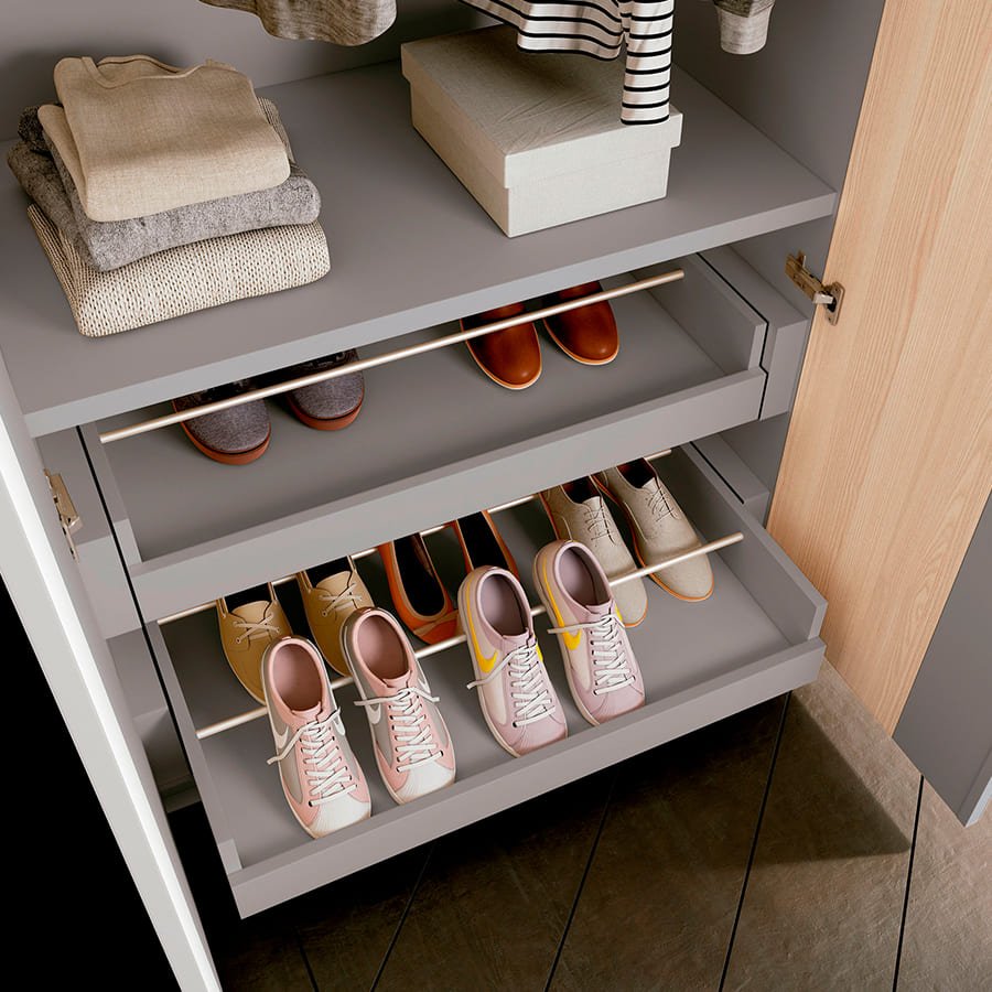 Madrid hogar. Detalle interior armario ropero vestidor.